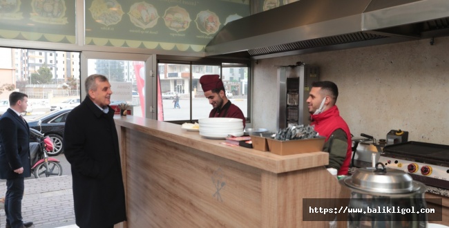 Başkan Beyazgül, Esnafla Bir Arada