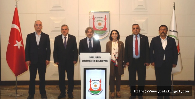 Bakan Yardımcısı Demircan Büyükşehir Belediyesine Ziyaret Etti
