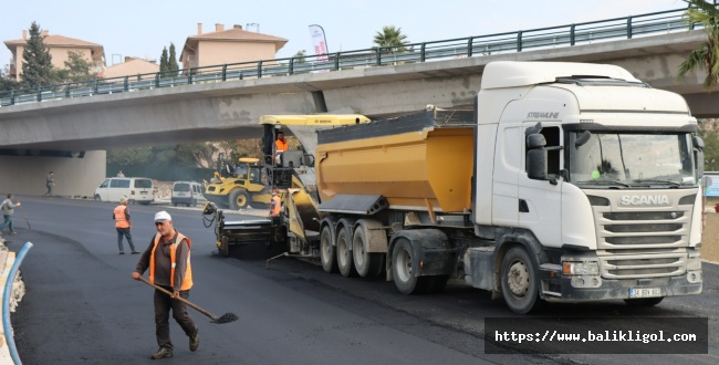 Abide Kavşağı Yan Yollarda Asfalt Çalışması