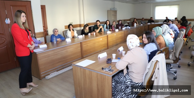Urfa'da Bebeğe İlk Eli Değen Ebeler Eğitime Alındı