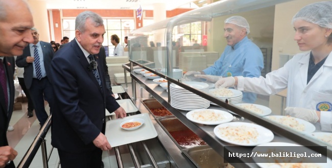 Başkan Beyazgül, Filistin’de soykırım yaşandığını söyleyerek herkesi boykota çağırdı