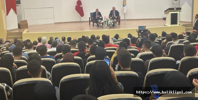 Başkan Beyazgül Üniversite Öğrencileriyle Buluştu