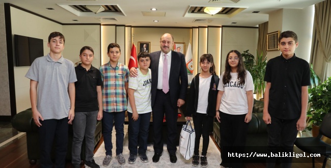 Başkan Gülpınar, başarılı öğrencileri kutladı