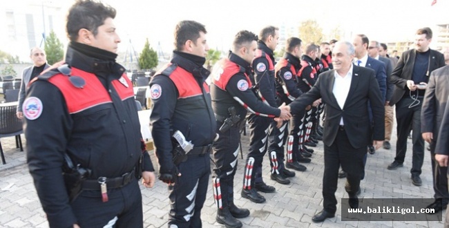 Bakan Fakıbaba Urfa'da Polis Timleri Amirliğini ziyaret etti