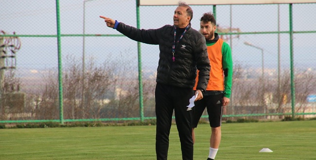Şanlıurfaspor ​​​​​​​Teknik Direktörü Ahmet Taşyürek, Sakaryaspor maçı için iddialı konuştu