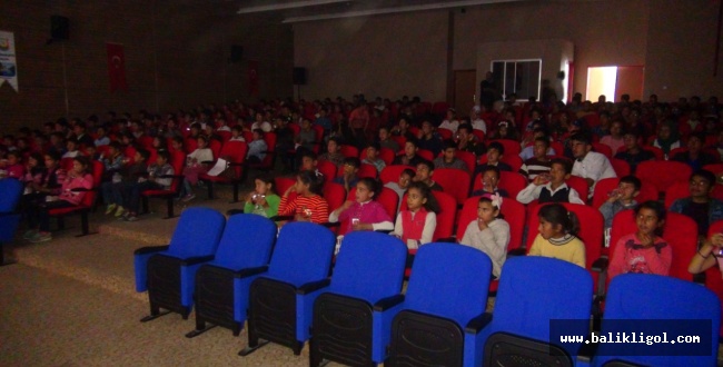 Urfa Büyükşehir 200 öğrenciye ücretsiz sinema keyfi yaşattı