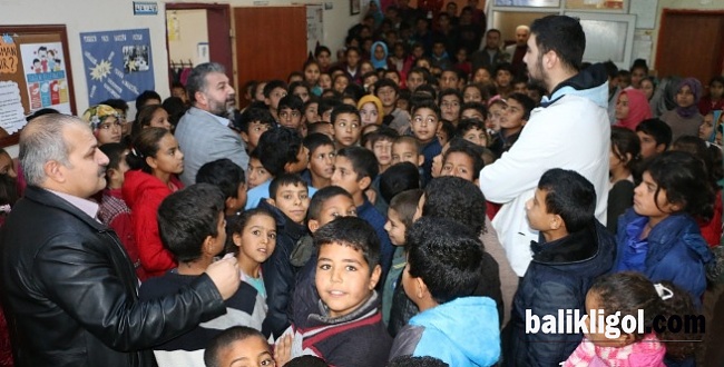Şanlıurfa Büyükşehir'den köy okuluna kitap desteği