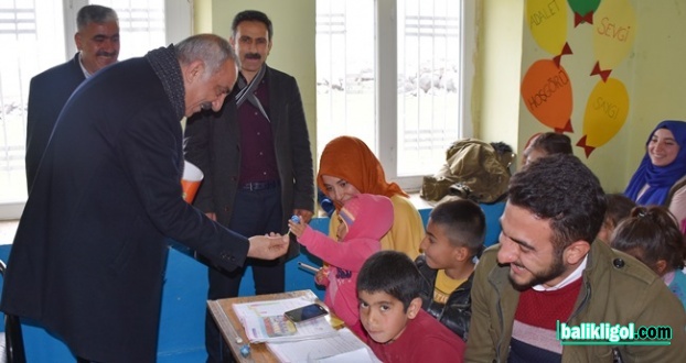 Hilvan Belediyesi Tutumlu İlköğretim Minik Öğrencilerini Sevindirdi
