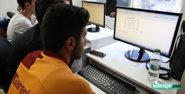 Haliliye’de gençler teknolojiye ayak uyduruyor