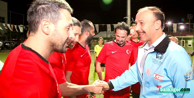 Milli Futbolcular Şanlıurfa’da gösteri maçına çıktı