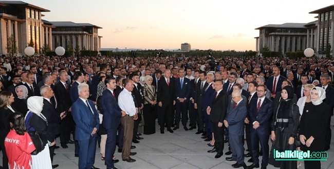 Erdoğan'dan zafer bayramı mesajı: Milletimizin onurunu en üstte tutmayı başardık