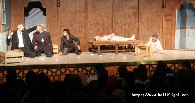 Şanlıurfa Şehir Tiyatrosu Sezonun İlk Oyununu Sergiledi