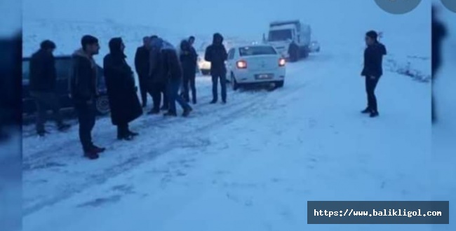 Şanlıurfa'da yoğun kar yağışı Yolları kapattı