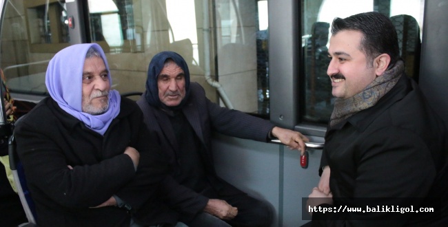 AK Parti İl Başkanı Yıldız Halk Otobüsünde Vatandaşlarla Sohbet Etti