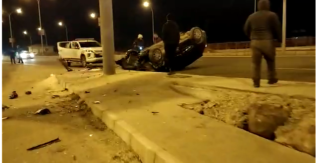 Karaköprü'de trafik kazası, araba takla attı