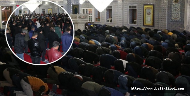 Urfa'da Beraat Kandili Dua ve Zikirle Kutlandı