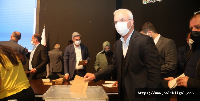 Ahmet Kaytan Yeniden Şanlıurfa Belediye Meclis Başkan Vekili Seçildi