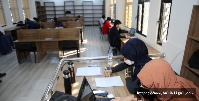 Karaköprü Belediye Sınava Çalışanlara Sessiz bir ortamda çalışma imkanı sunuyor