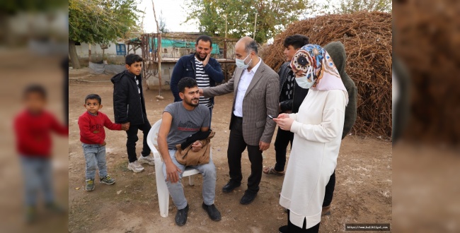 Urfa'da aşılama için sağlık ekipleri kapı kapı dolaşıyor