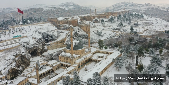 Beyaza börünen Urfa'dan kartpostallık manzara