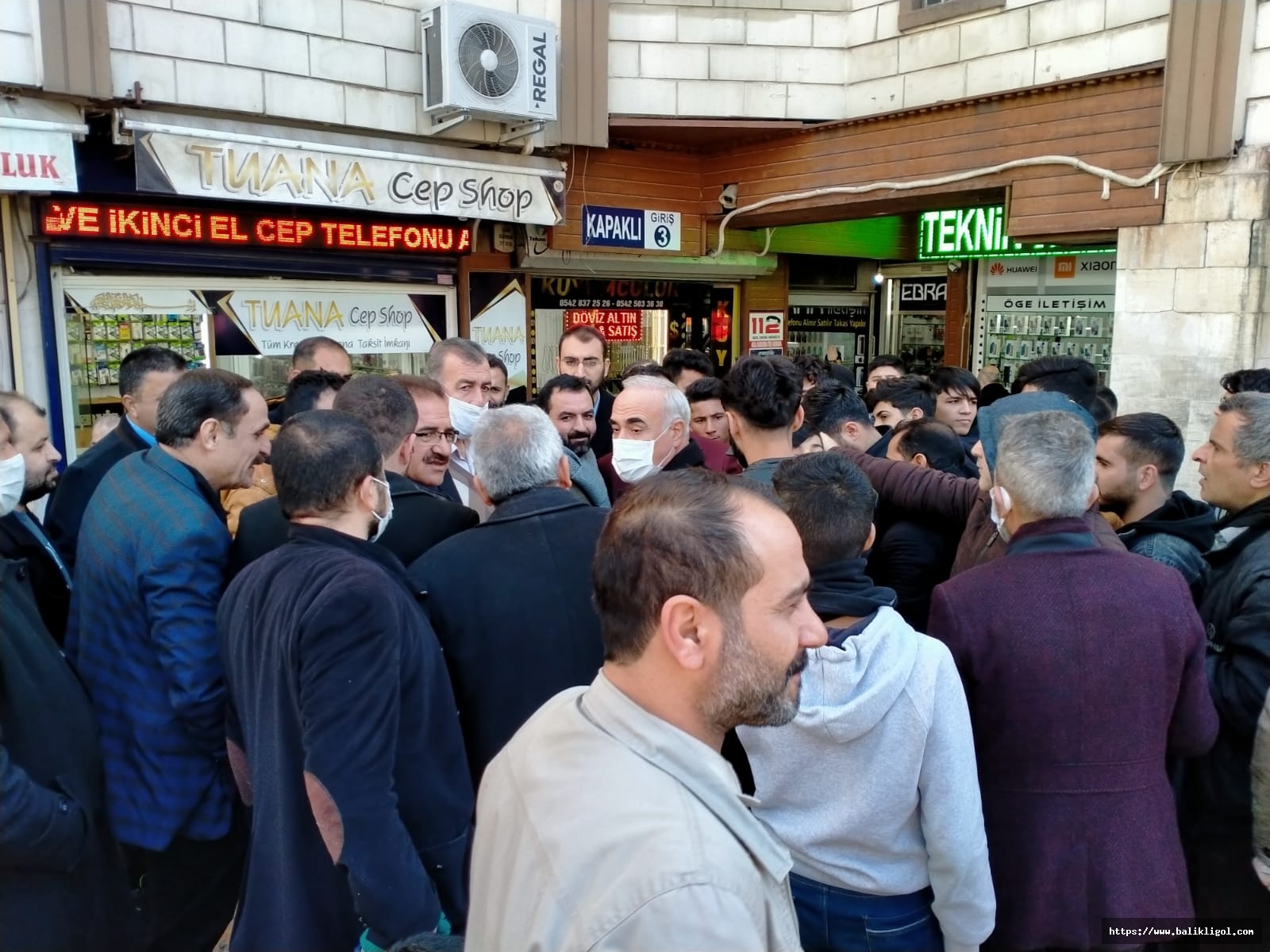 AK Parti DEDAŞ Sorununu Çözemeyince Urfa Esnafı Çareyi CHP’de Kapısında Aradı