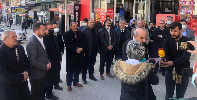 CHP Urfa İl Başkanı Cidir, Elektrik Faturası Yakarak Protestoda Bulundu