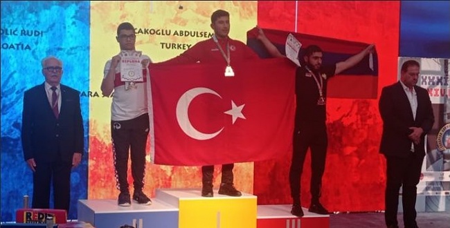 Bilek Güreşçisi Abdülsamed Ocakoğlu Avrupa Şampiyonu oldu
