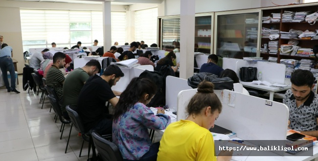 Öğrenciler, Sınavlara Büyükşehir Gençlik Merkezinde Hazırlanıyor 