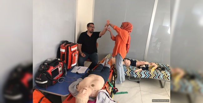 Urfa'da Sağlıkçılara Temel İlk Yardım Eğitimleri Verildi.