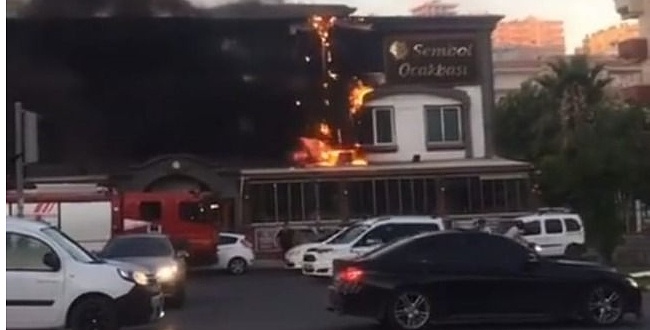 Karaköprü'de iş yeri yandı