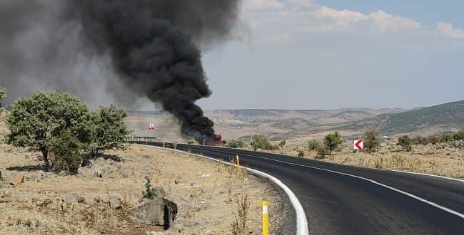 Şanlıurfa'da takla atan otomobil yandı: 3 yaralı