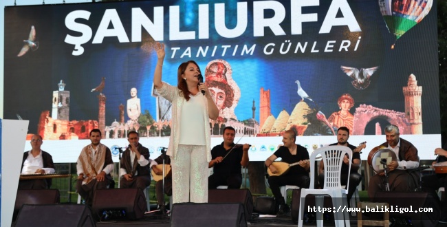 Ankara Şanlıurfa Tanıtım Günlerinde Münevver Özdemir ve Bedirhan Gökçe Rüzgarı