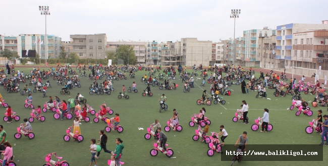 Şanlıurfa İHH Yetimleri Bisikletlerle Güldürdü: 400 yetim aileye 400 bisiklet hediye edildi