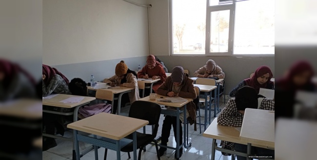 Eyyübiyeli Gençler Ücretsiz Deneme Sınavına Katıldılar