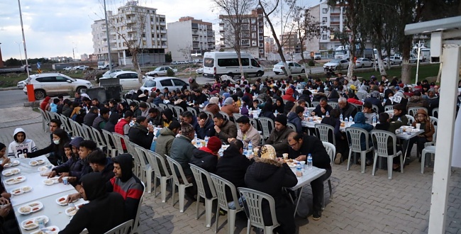 Beyazgül, Viranşehir iftar çadırında vatandaşlarla buluştu