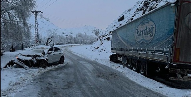 Erzincan deplasmanından dönen Şanlıurfaspor konvoyu kaza yaptı