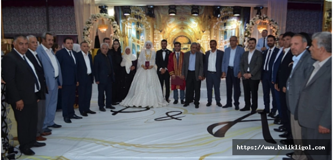 Urfa'da Bürokrat ve Siyasileri bir araya getiren düğün