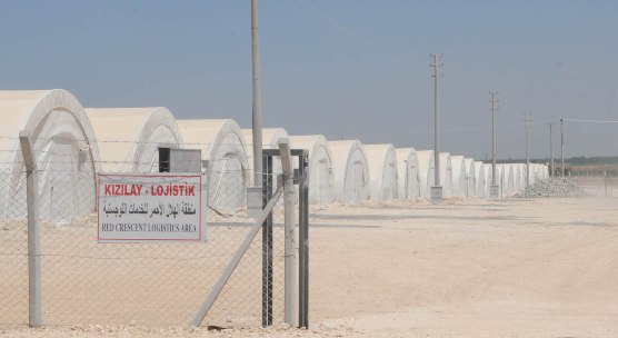 Viranşehir'de Suriyeliler için çadır kent hazır