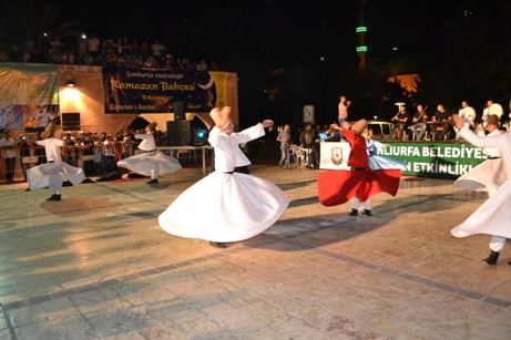 Şanlıurfa Belediyesinden Balıklıgölde İlahi Konseri
