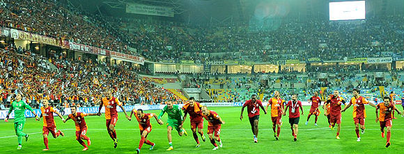 Galatasaray'ın UEFA Şampiyonlar Ligi Rakipleri Belirlendi