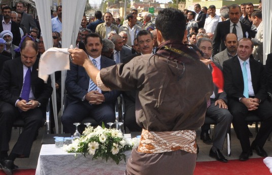 Bakan Çelik ve Milletvekilleri Hilvan'da gövde gösterisi yaptılar VİDEO