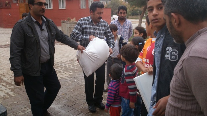 Şanlıurfa'dan Suriye'ye Kuru Gıda ve Bebek Maması Gönderildi VİDEO