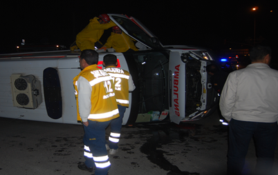 Ambulans Otomobille çarpıştı: 7 yaralı VİDEO