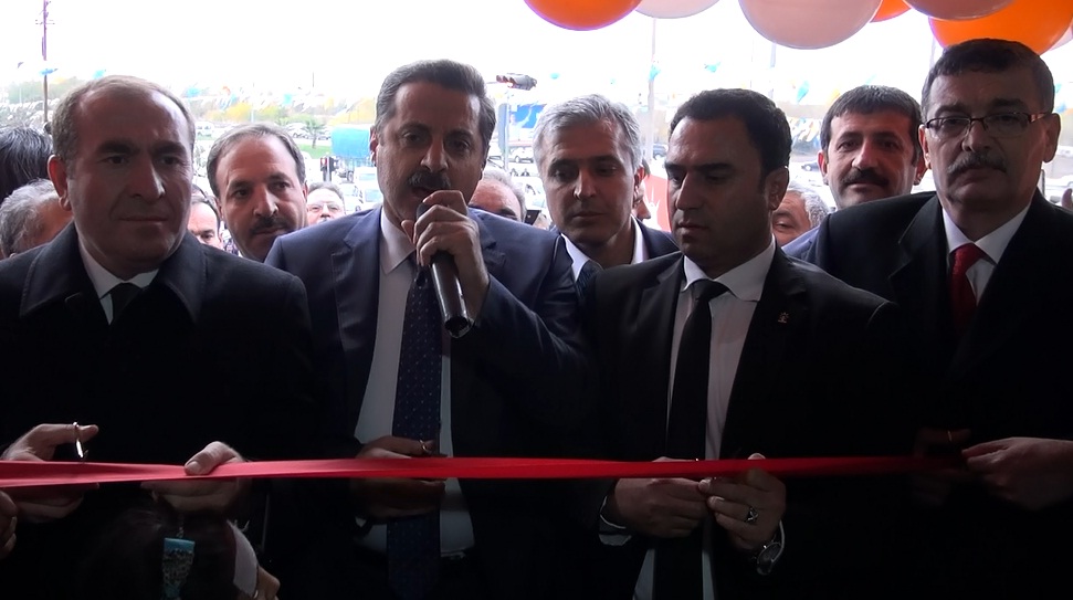 Bakan Çelik ve Başkan Adayı Güvenç'ten Eyyübiye parti açılışında miting VİDEO