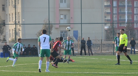 Viranşehir Başakspor - Siverek Belediyespor maçına hakem damgasını vurdu VİDEO
