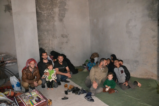 Suriyeli aileler Viranşehir'de dram yaşıyor