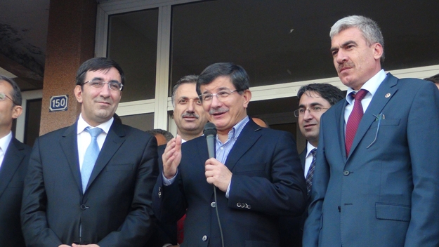 Davutoğlu Solhanlılara zazaca jest yaptı
