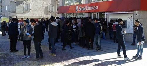 Öğrenciler Ziraat Bankasına Akın etti!