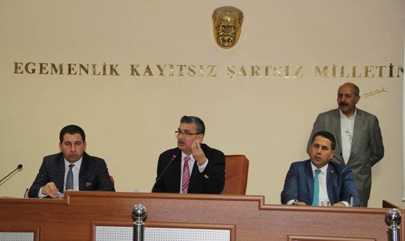 Meclis, Büyükşehir'in 2014 faaliyetini onayladı