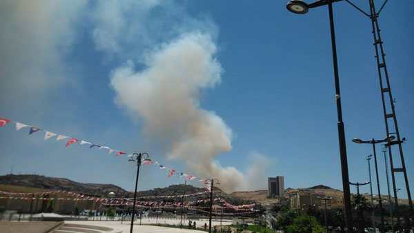 Yangının dumanları şehrin üzerini kapladı